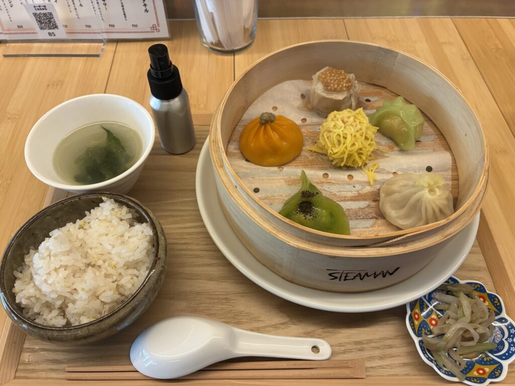 二子玉川 STEAMAN 蒸気昼飯 蒸籠の点心