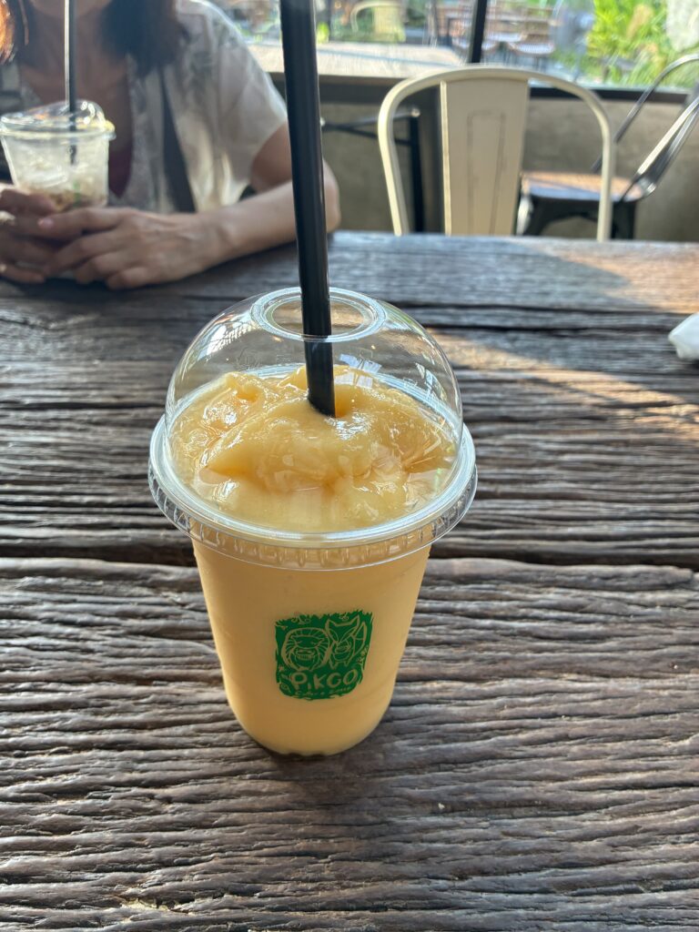 PIKGO Café'のマンゴースムージー