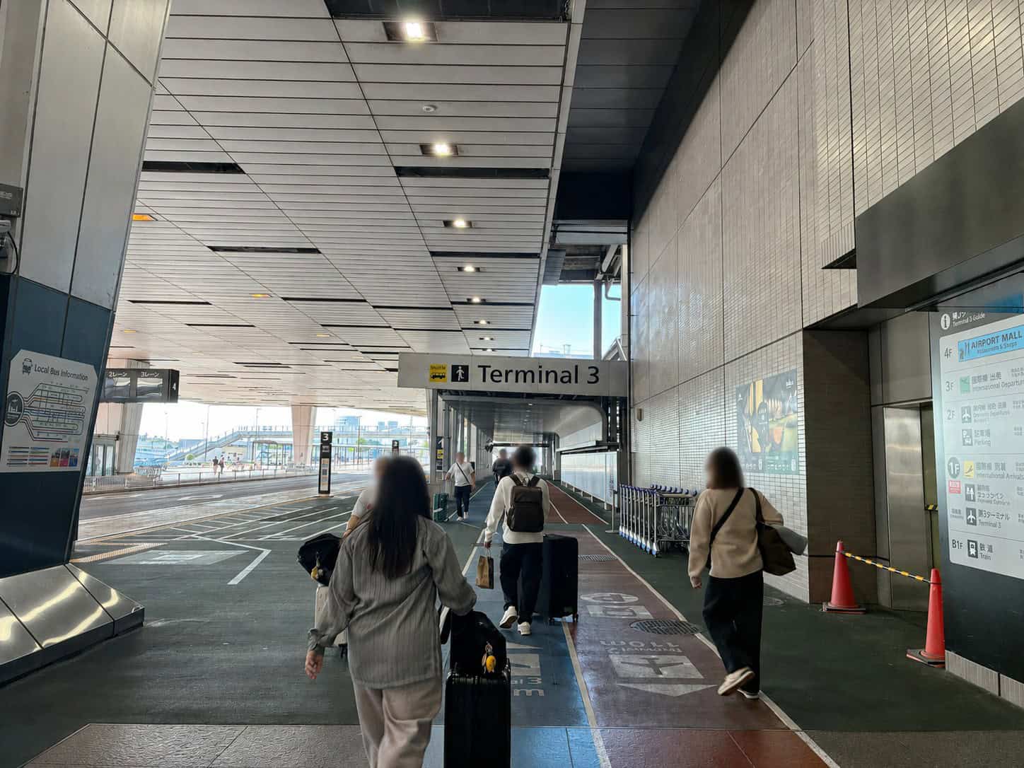 第3ターミナルへの連絡通路
