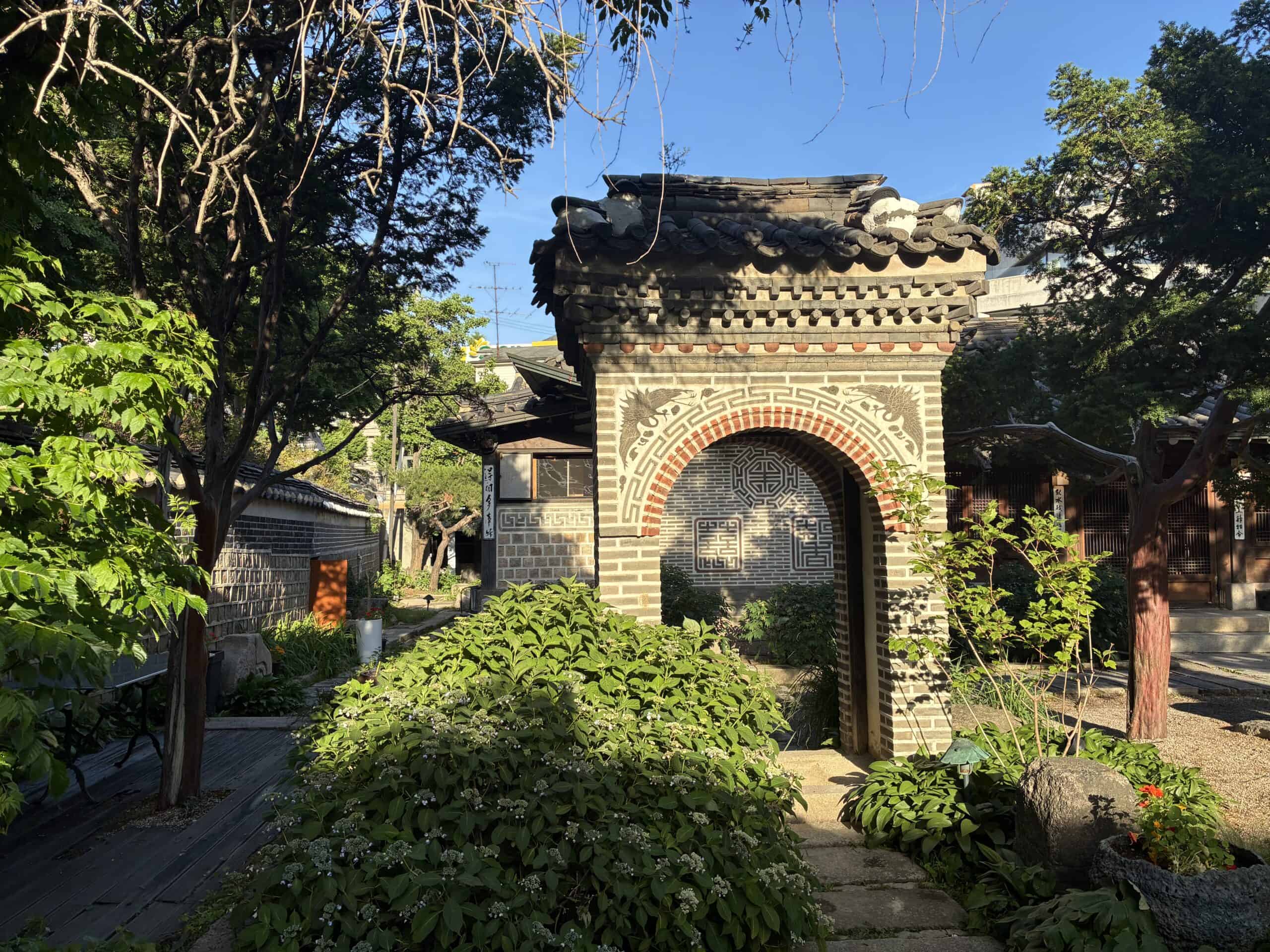 石坡廊の美しい庭園