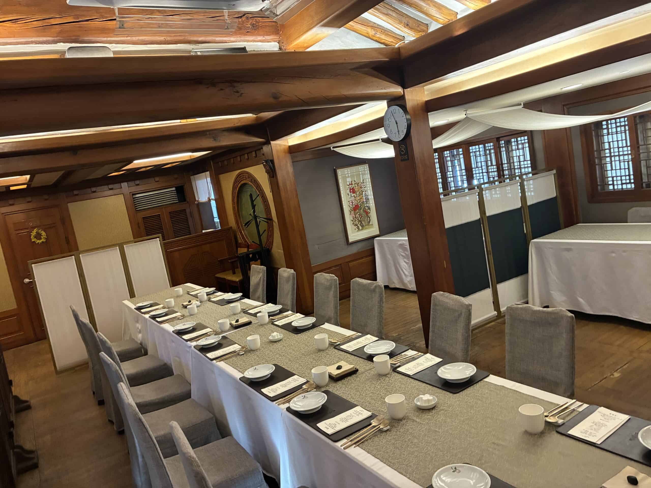 食事をした韓屋の室内