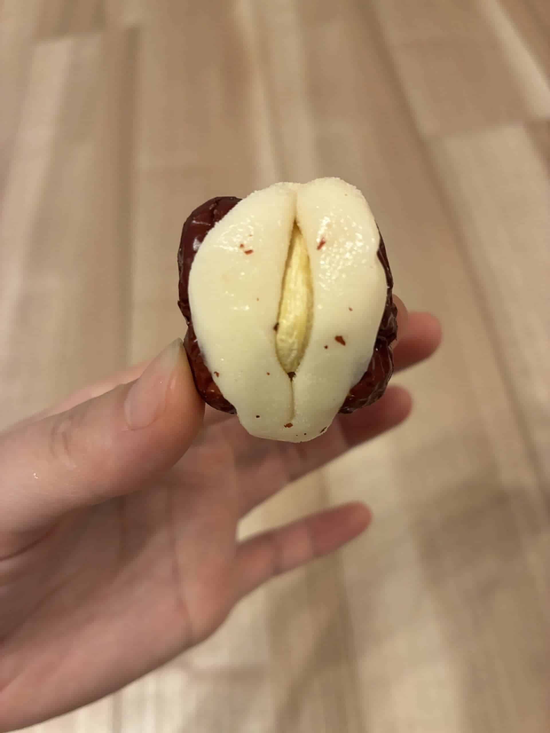 白くコーティングされたナツメ