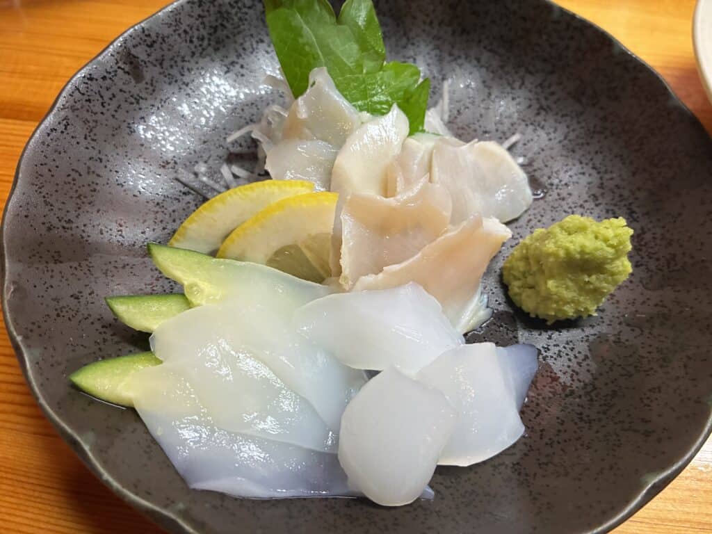 甘みのある奄美の地魚のお刺身の盛り合わせ