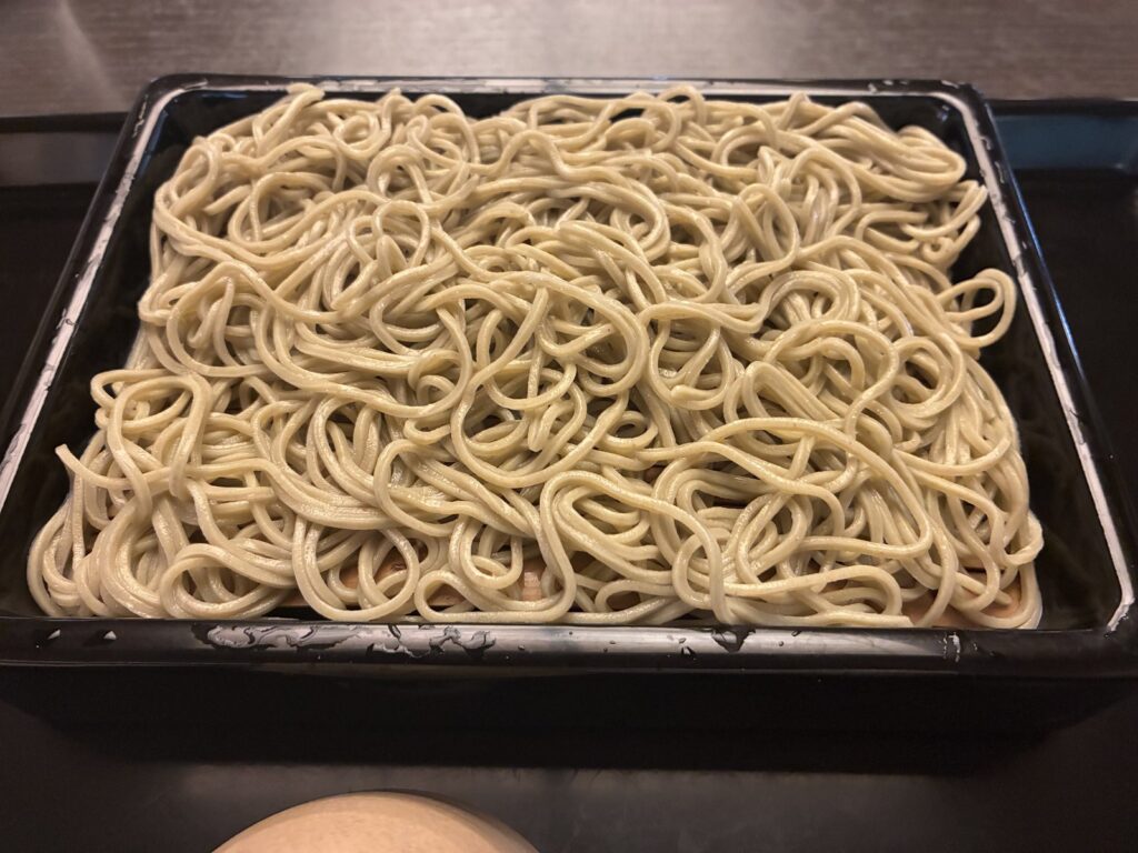 細くきれいに揃ったせいろうそばのアップ