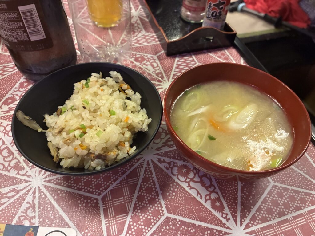 締めのご飯とお味噌汁